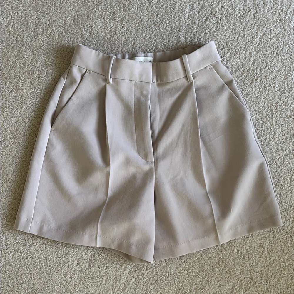 Abercrombie & Fitch Sloane Tailored Short Light Taupe